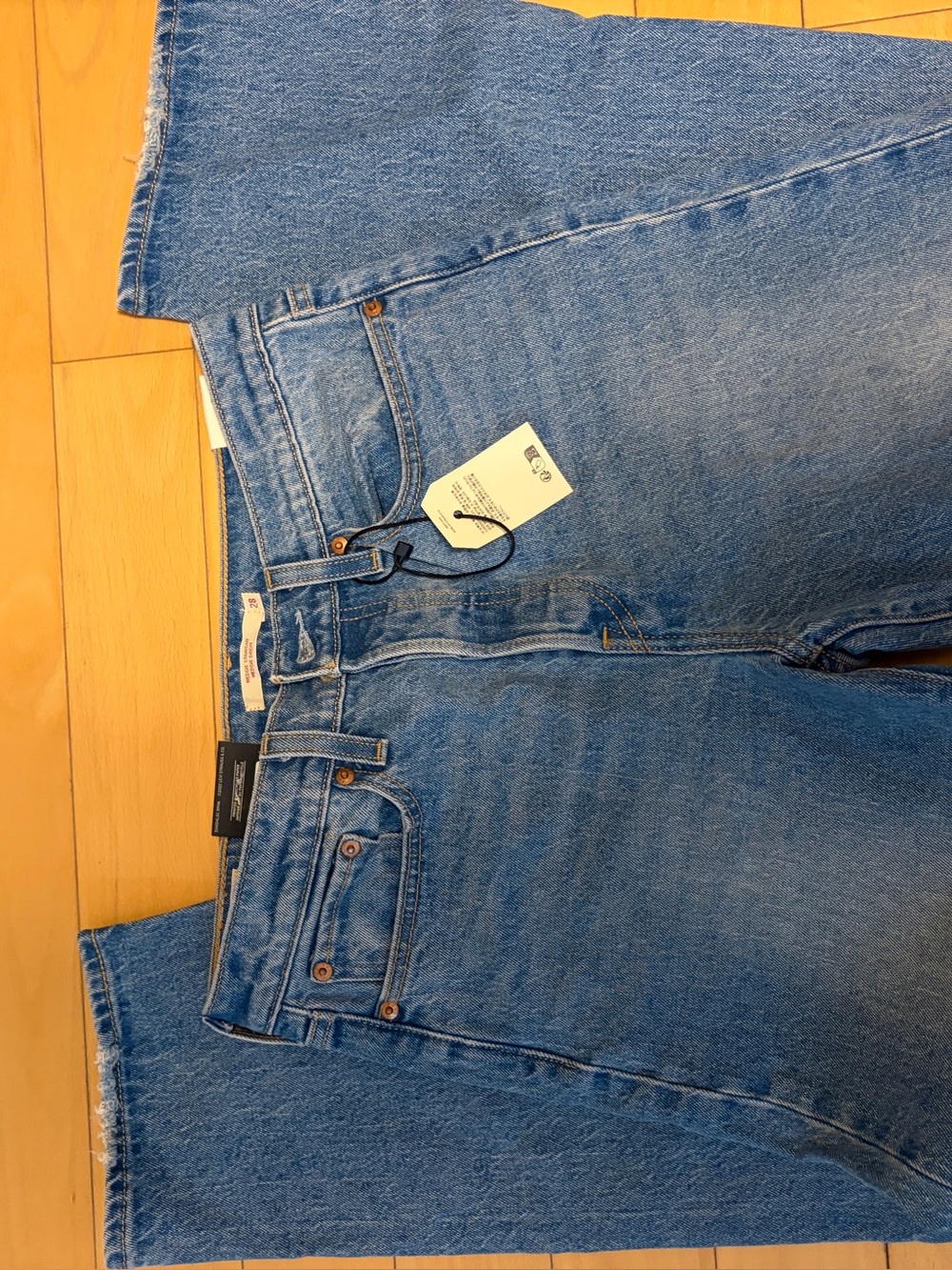 Levi’s wedgie straight 28/30 BNWT